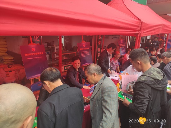 省畜牧兽医学会在醴陵枫林镇开展科普日活动