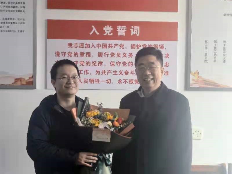 省科协副主席陈松慰问学会青年科技工作者