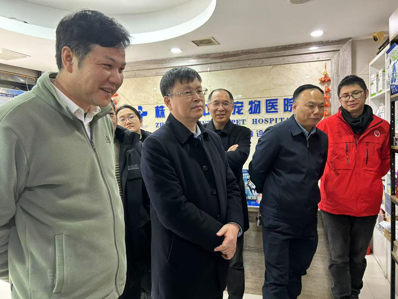 张志龙走访宠物诊疗行业